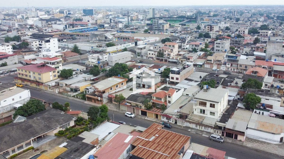Casa con Suite y Oficina en Venta Cerca del Centro de Machala | Ideal Para Vivir y Emprender, El Oro — imagen 9