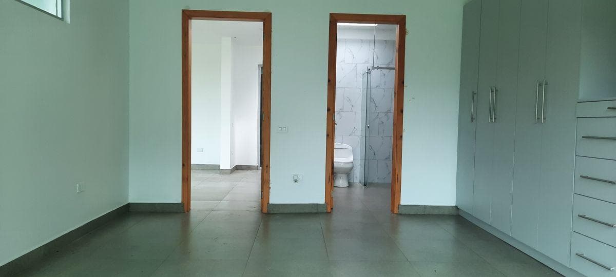 Vendo Casa de 550 m en Urbanización Segura en Cumbaya — imagen 2