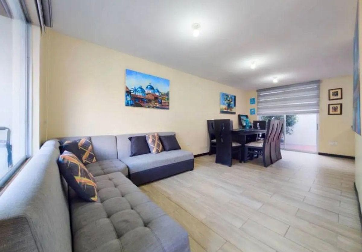 Venta de Casa de Oportunidad en Pomasqui Via a La Mitad del Mundo — imagen 1