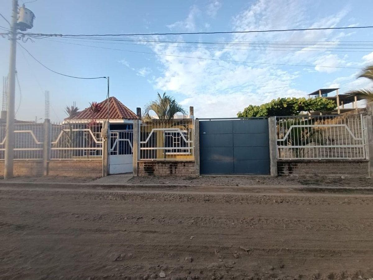 En Venta Casa con Terreno, San Estuardo, Machala, El Oro — imagen 10