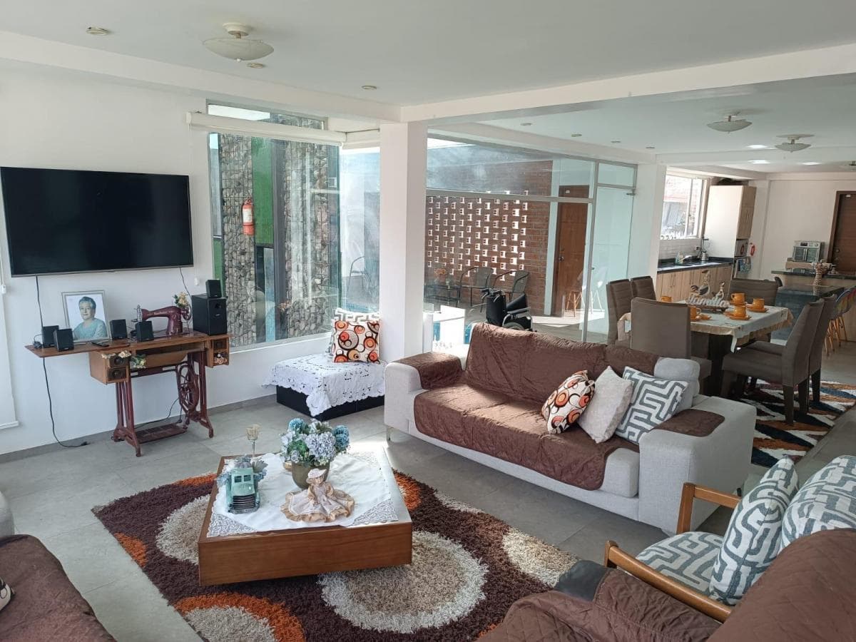 Casa con 1000 m² de Terreno y 4 Dorm. en Venta en Sur de Riobamba, Chimborazo — imagen 8