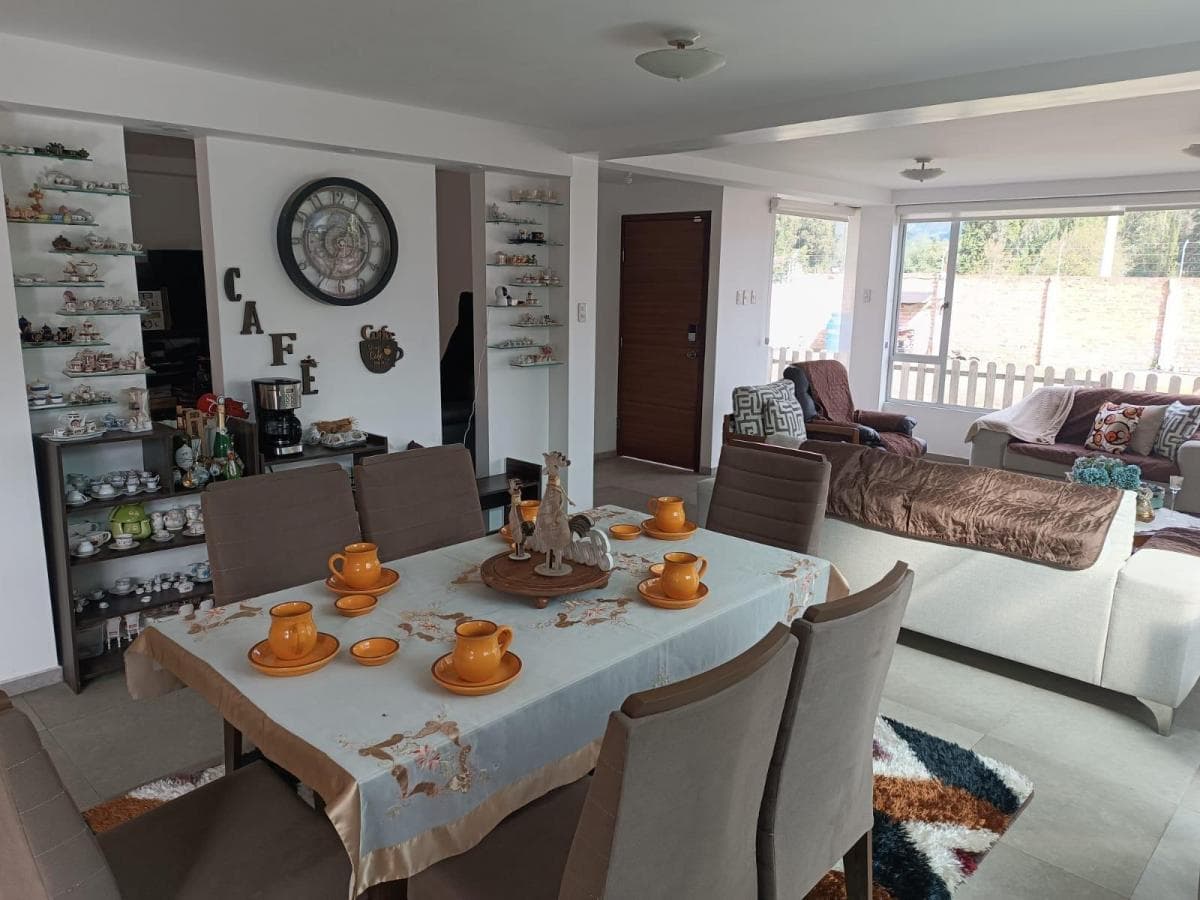 Casa con 1000 m² de Terreno y 4 Dorm. en Venta en Sur de Riobamba, Chimborazo — imagen 6