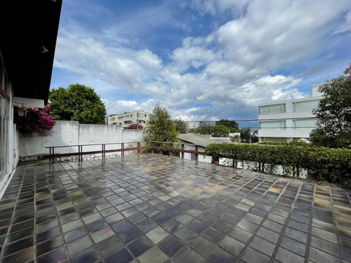 Terreno de Venta en Cumbaya Sector Universidad San Francisco — imagen 7