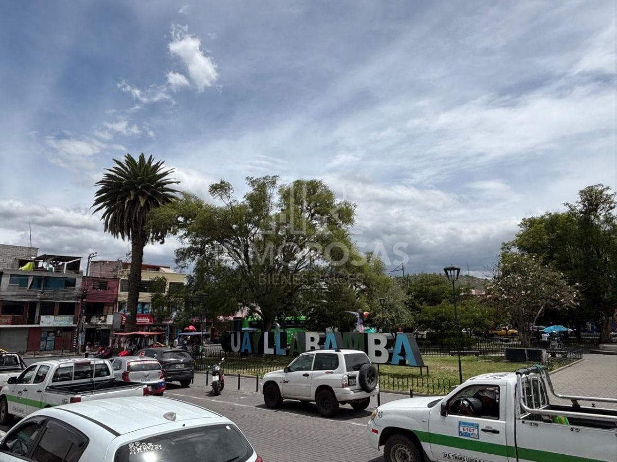Hermoso Terreno $179.900 Excelente Ubicación 1.446,76 m² Zona Céntrica por La Av Simón Bolivar — imagen 6
