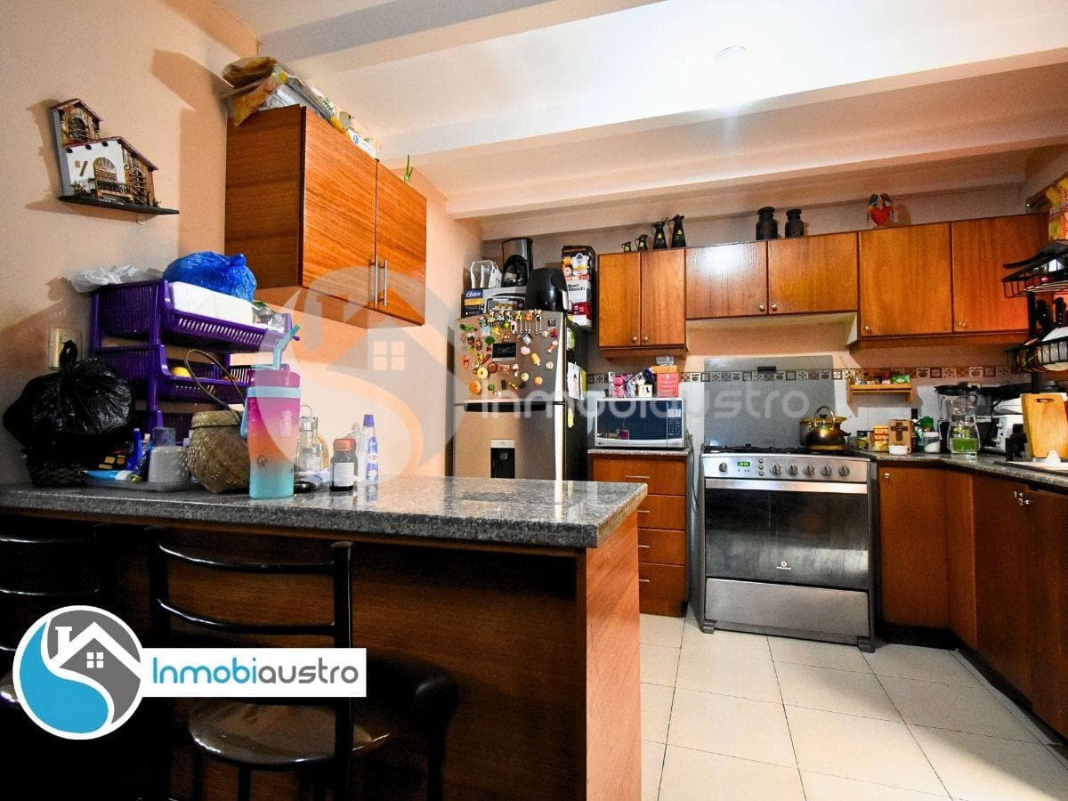 Miravalle, Venta de Casa con Amplio Patio, Azuay — imagen 6