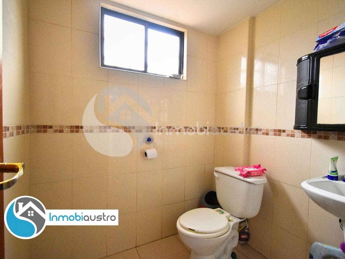 Miravalle, Venta de Casa con Amplio Patio, Azuay — imagen 2