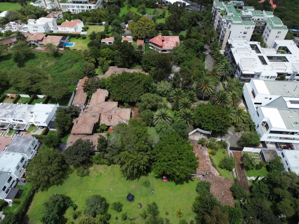 Casa de Venta Dentro de Urbanización, Sector Colegio El Sauce. Constructores — imagen 5
