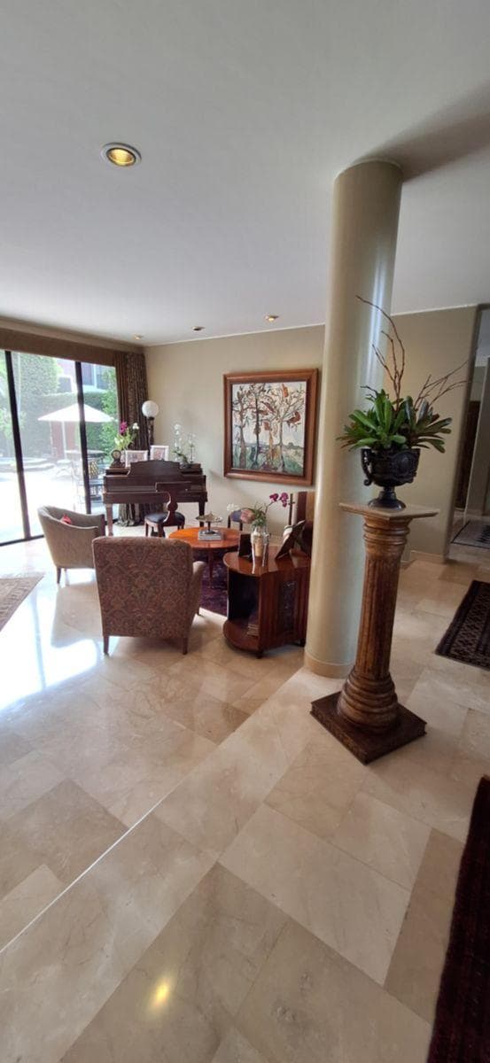 Casa con 875 m² y 4 Habitaciones en Venta en Samborondón, Guayas — imagen 2