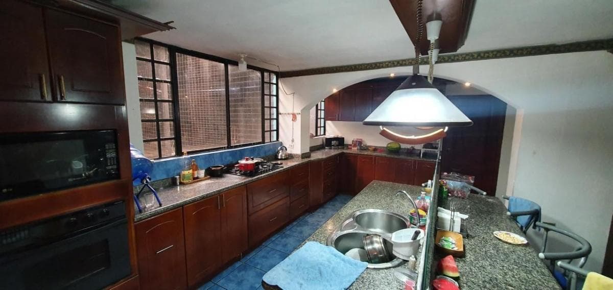 Se Vende Propiedad Sector Av Mariscal Sucre — imagen 6