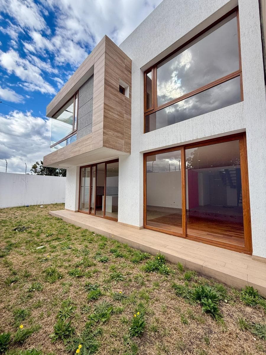 Casa por Estrenar de 3 Habitaciones - en Venta - Tumbaco - 220 m² — imagen 10
