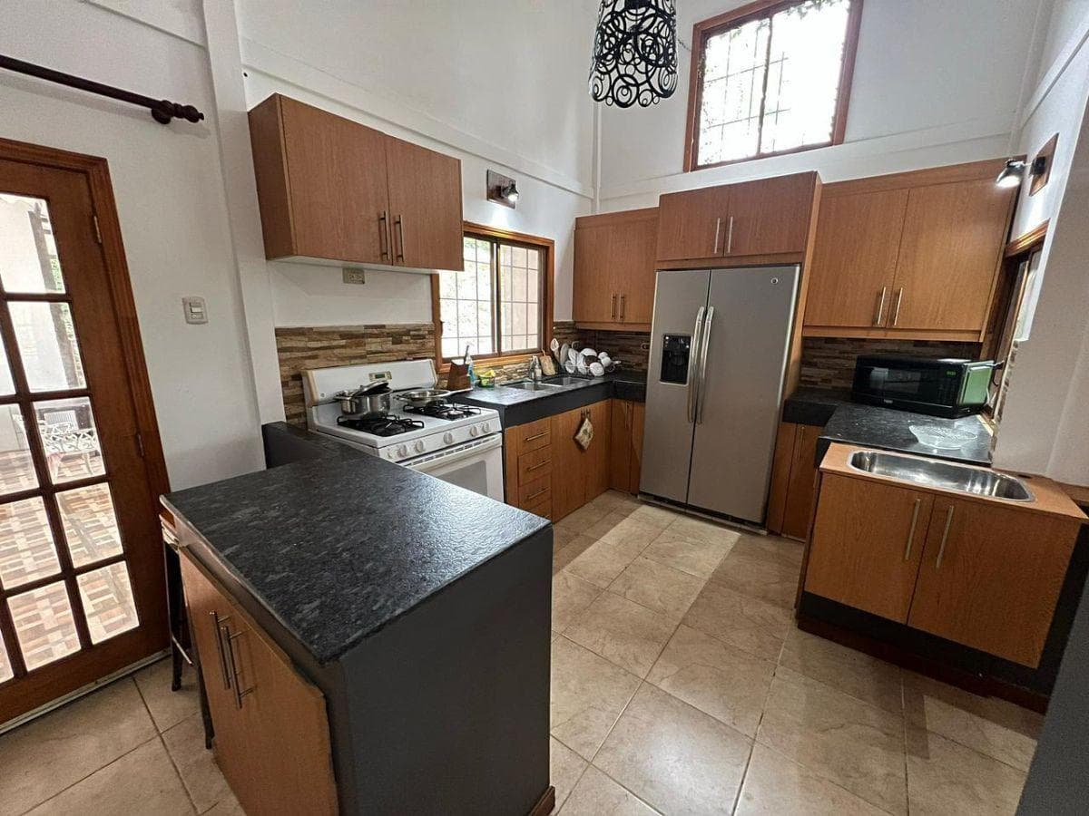 Casa Campestre Amoblada de 306 m² con 4 Habitaciones en Venta en Vía a La Costa, Guayas — imagen 10