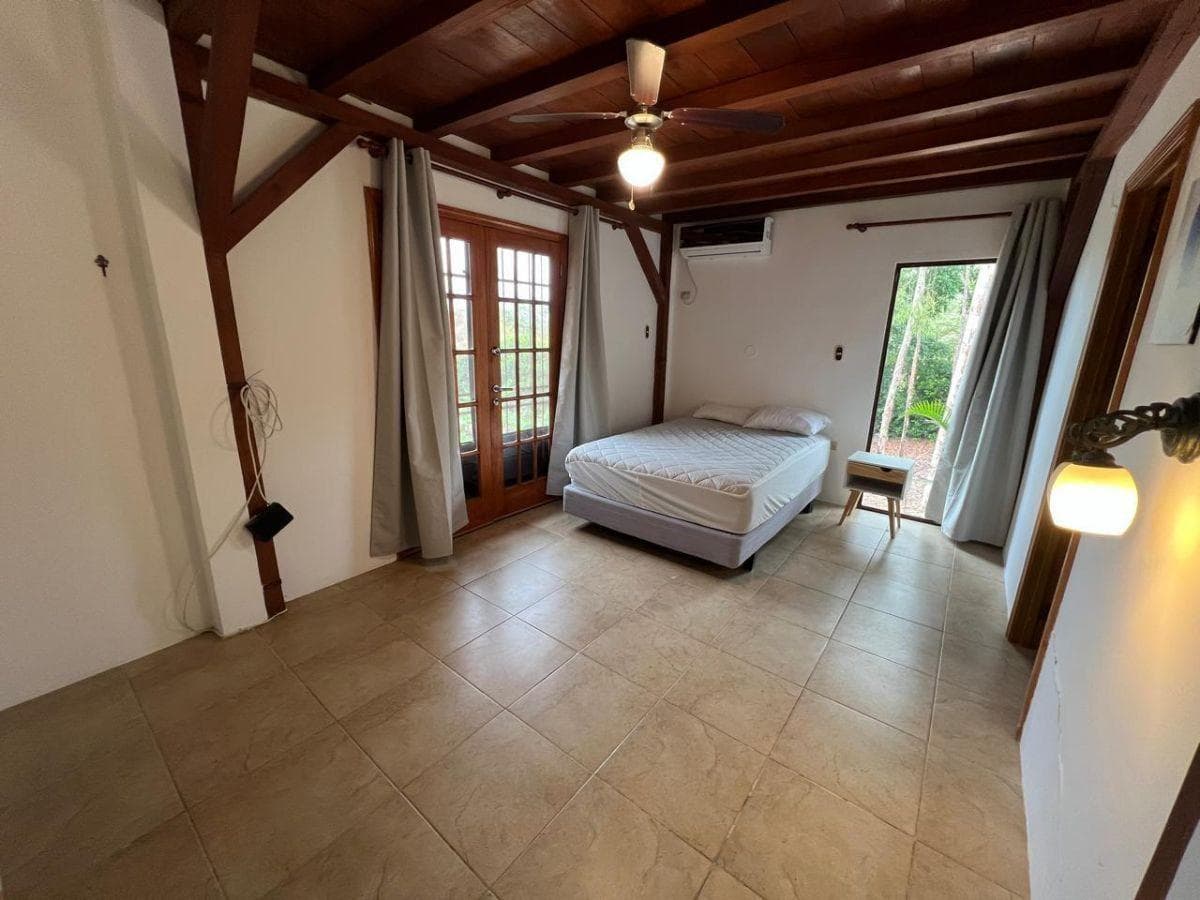 Casa Campestre Amoblada de 306 m² con 4 Habitaciones en Venta en Vía a La Costa, Guayas — imagen 4