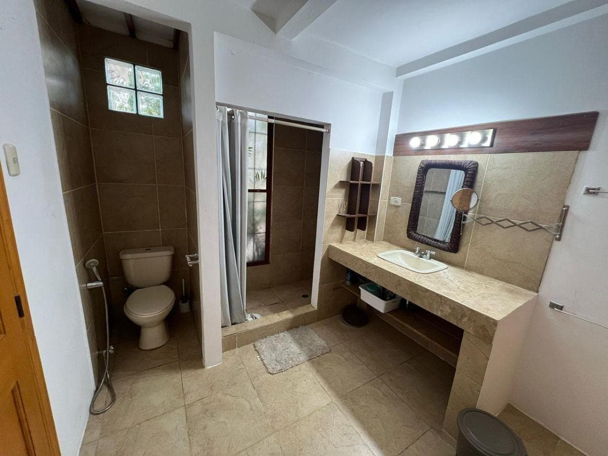 Casa Campestre Amoblada de 306 m² con 4 Habitaciones en Venta en Vía a La Costa, Guayas — imagen 3