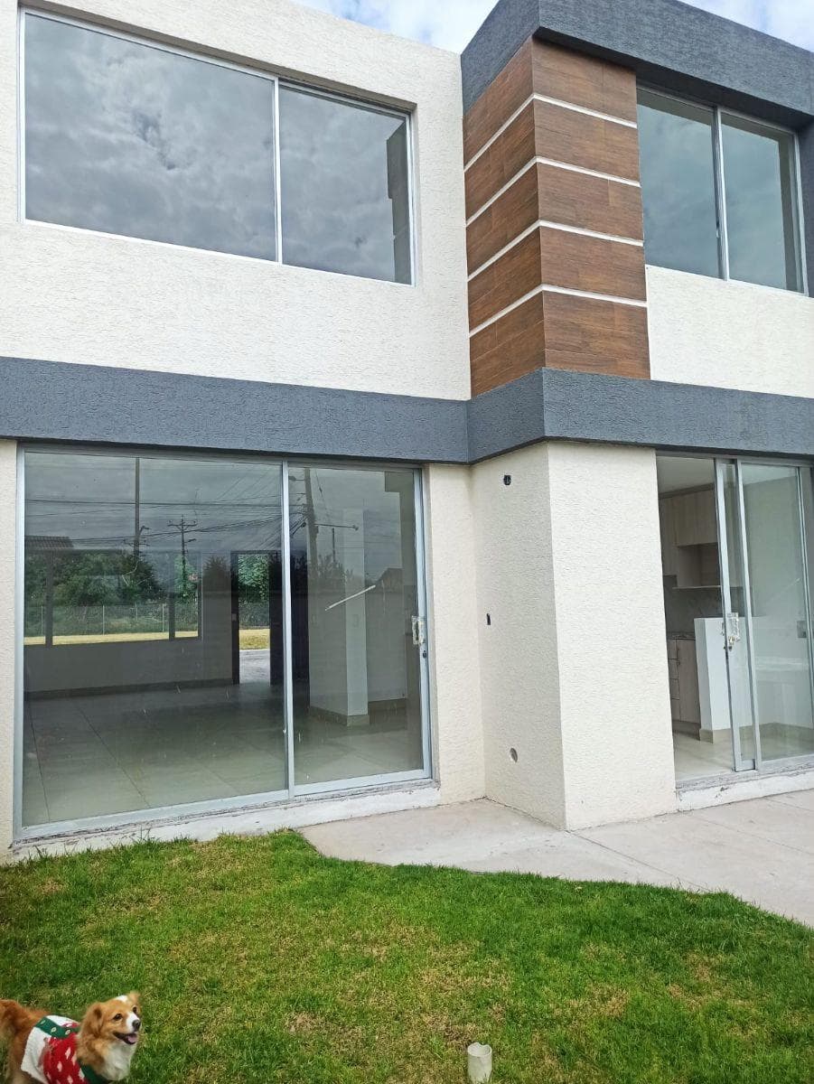 Lindo Conjunto de Casas Conocoto 113 m² + 72 m² en Patio — imagen 1