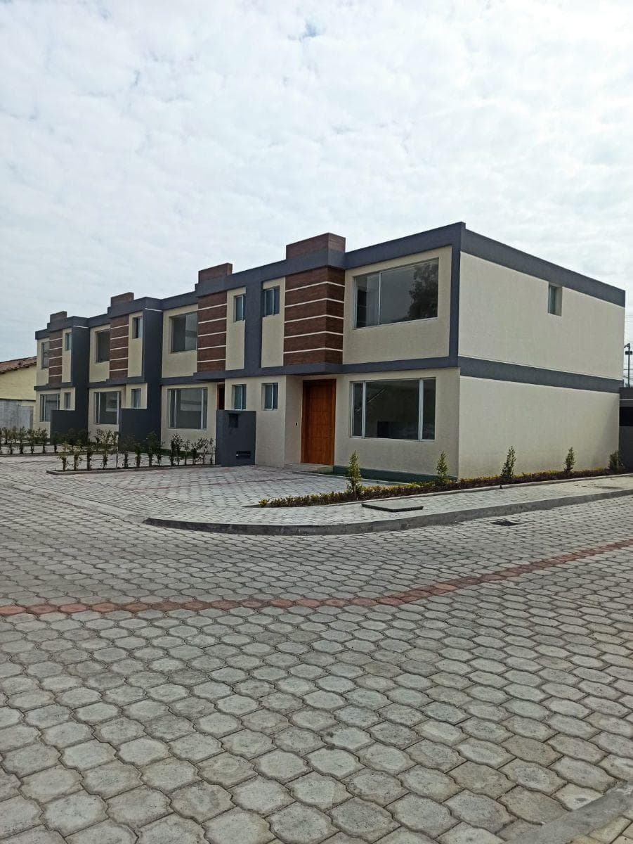 Lindo Conjunto de Casas Conocoto 113 m² + 72 m² en Patio — imagen 9