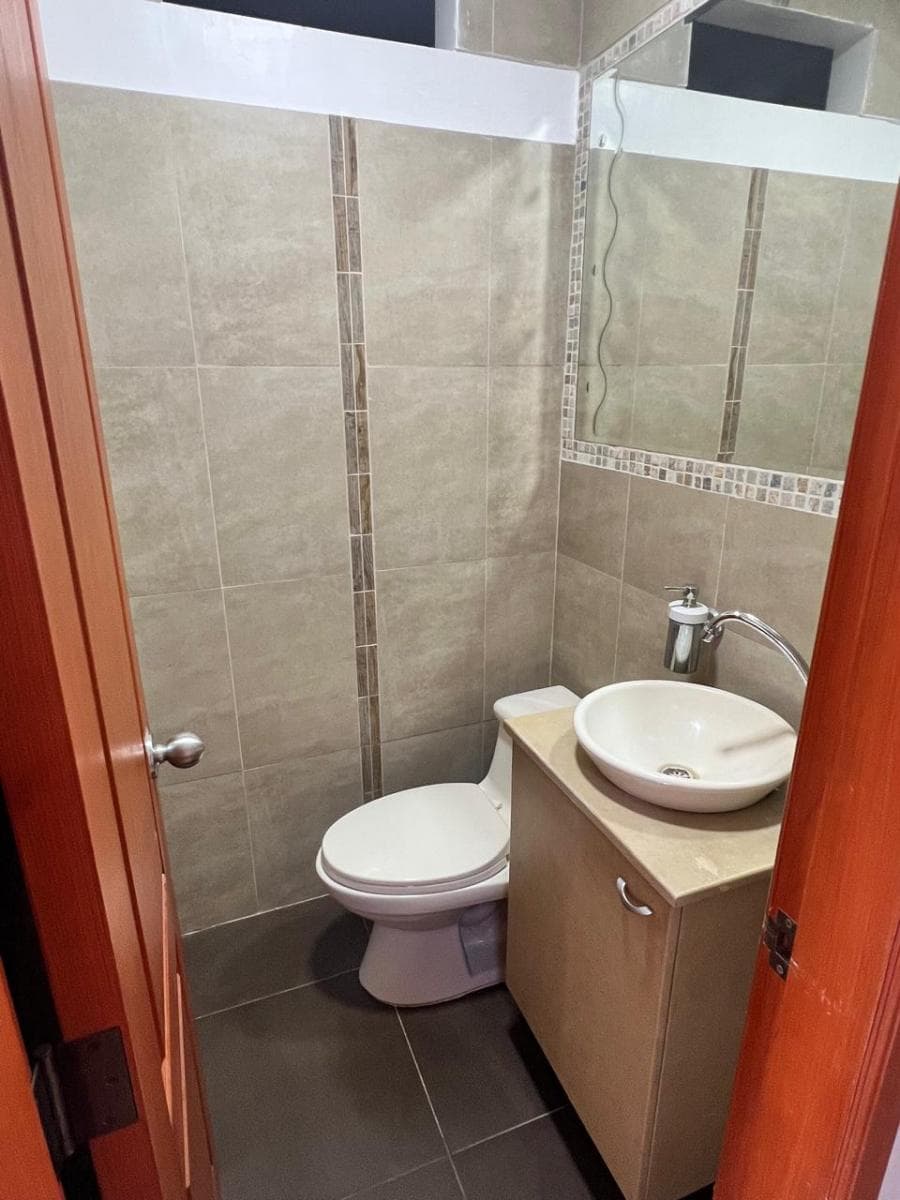 Vendo Oportunidad en Vía a La Costa: Casa con Área 363 m² en Urbanización Los Ángeles, Guayas — imagen 8