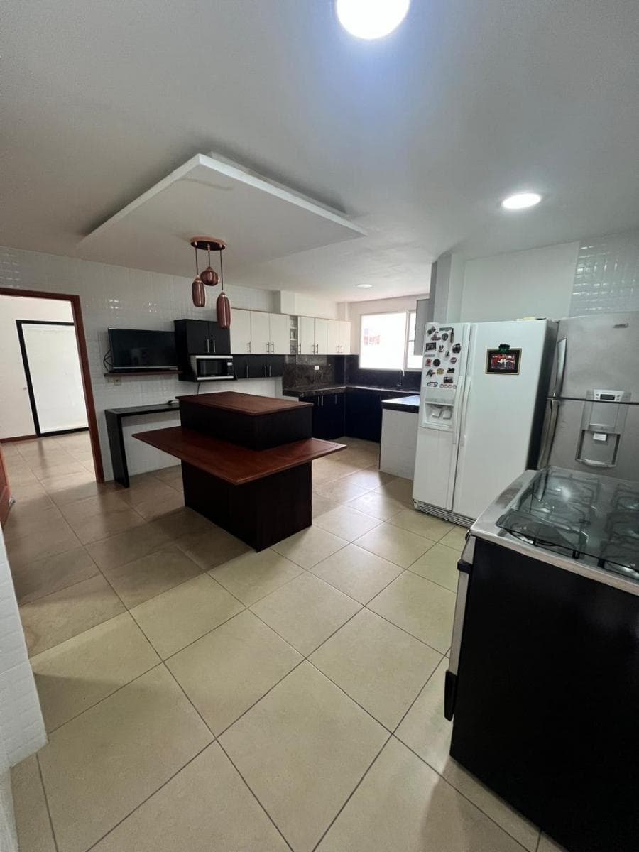 Vendo Oportunidad en Vía a La Costa: Casa con Área 363 m² en Urbanización Los Ángeles, Guayas — imagen 3
