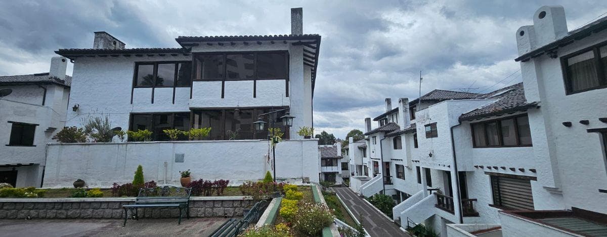 Casa Tipo Hacienda en Venta, Conjunto Privado, Nnuu y America — imagen 1