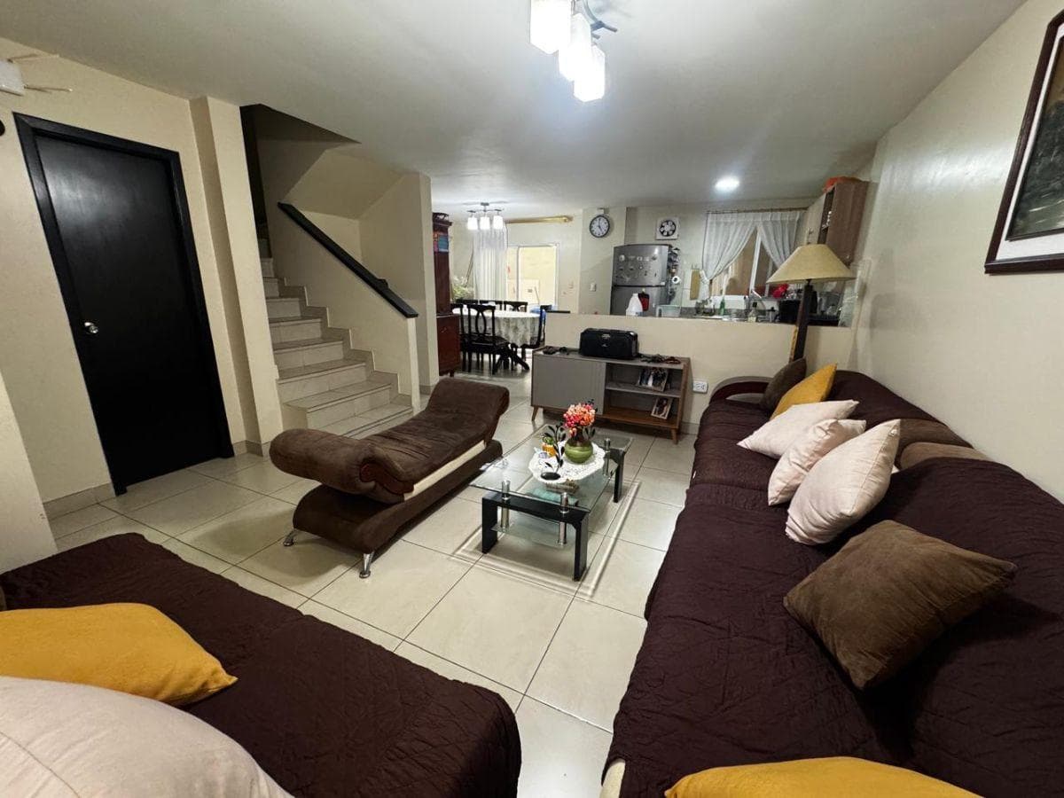 Se Vende Linda Casa Urbanización La Perla Etapa 2 Al Norte de Guayaquil!, Guayas — imagen 1