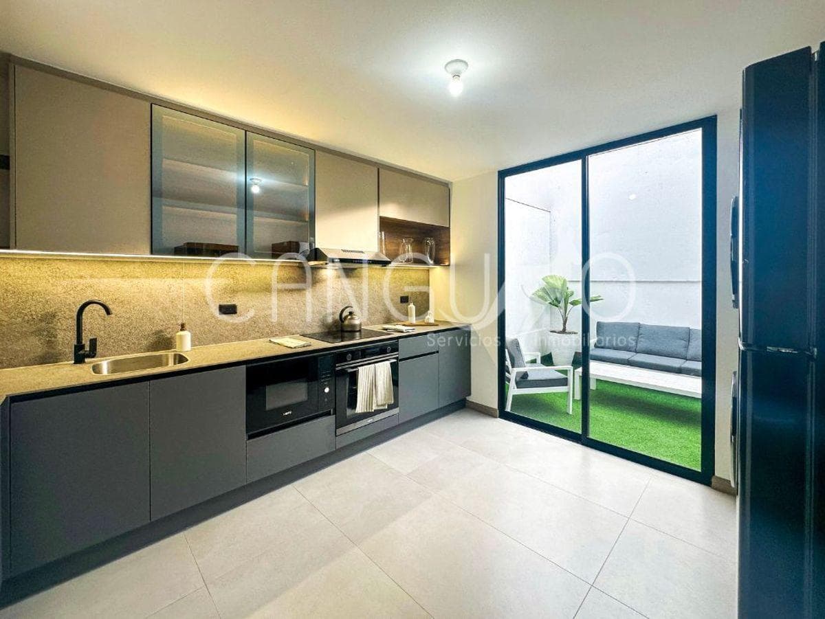 Casa Nueva en Tumbaco con Dormitorio en Planta Baja — imagen 9