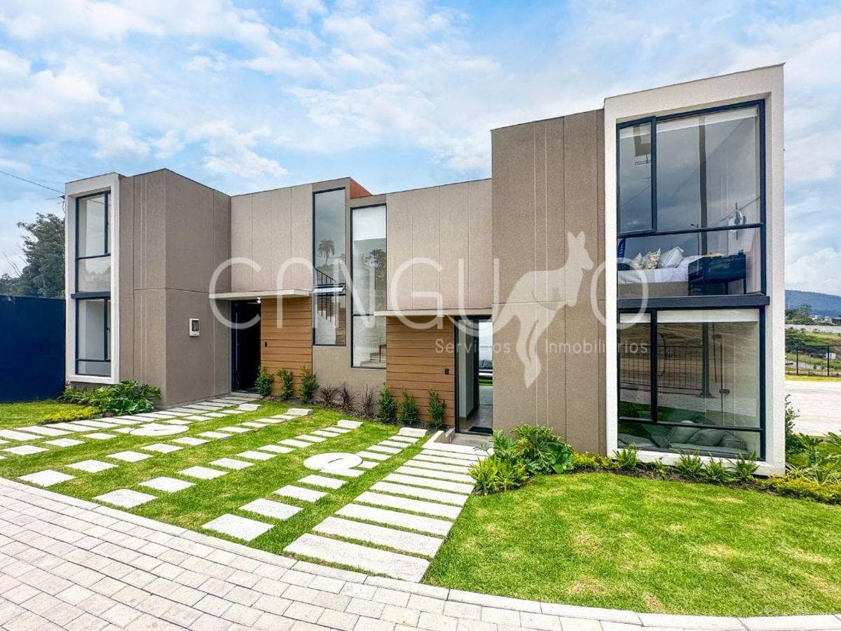 Casa Nueva en Tumbaco con Dormitorio en Planta Baja — imagen 5