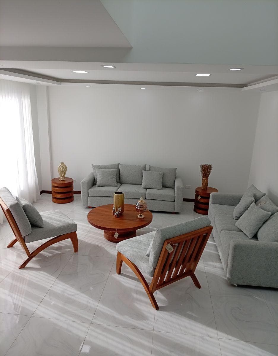 Innovocasa Vende Casas de Lujo en Conjunto, Sector Tumbaco, Santa Rosa — imagen 7