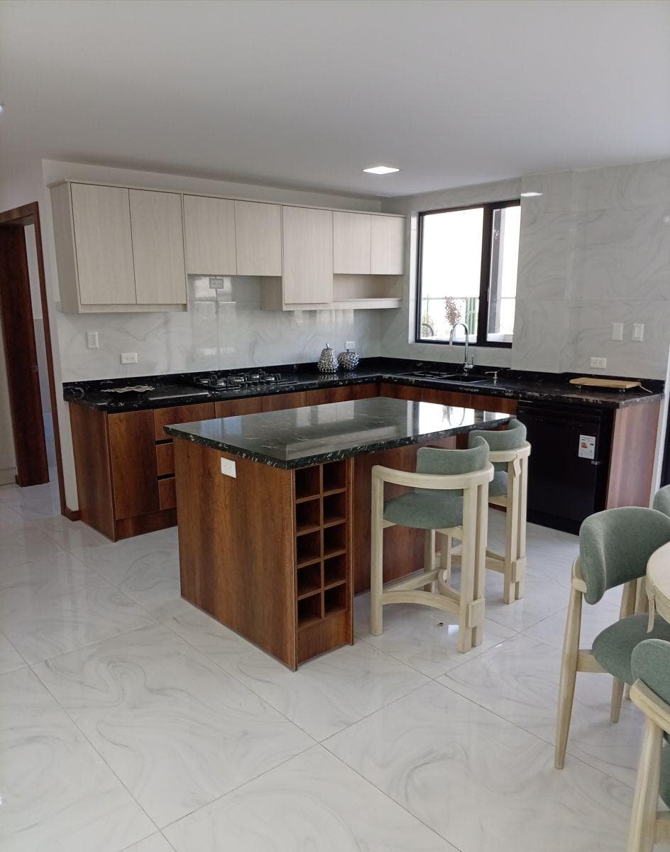 Innovocasa Vende Casas de Lujo en Conjunto, Sector Tumbaco, Santa Rosa — imagen 2