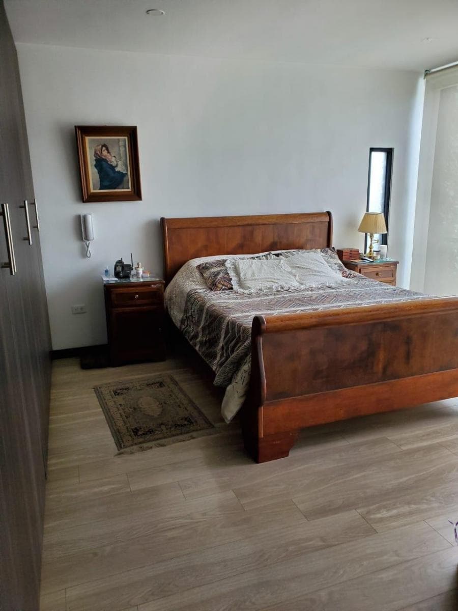 Vendo Linda y Amplia Casa - Cumbaya — imagen 7