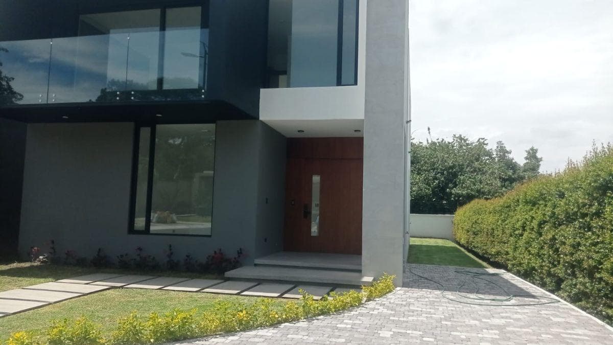 Amplia Casa por Estrenar en Collaqui (Ac) — imagen 10