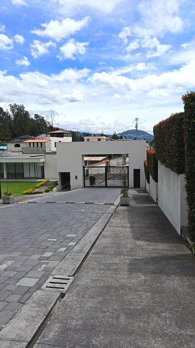 Se Vende Casa San Miguel Conocoto Conjunto Jardines de La Colina — imagen 10