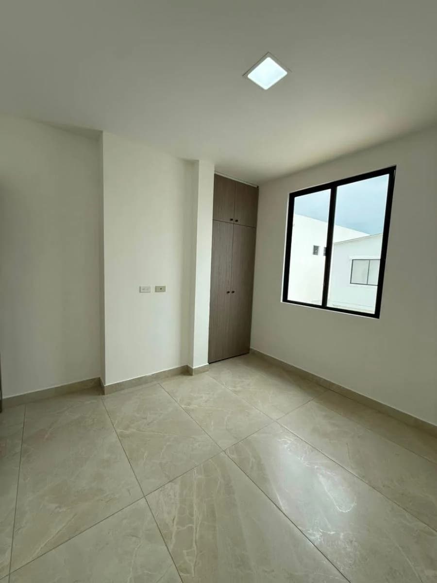 Venta Casa de Estreno Urb. La Joya Etapa Aguamarina 4 Dorm. Guayas — imagen 3
