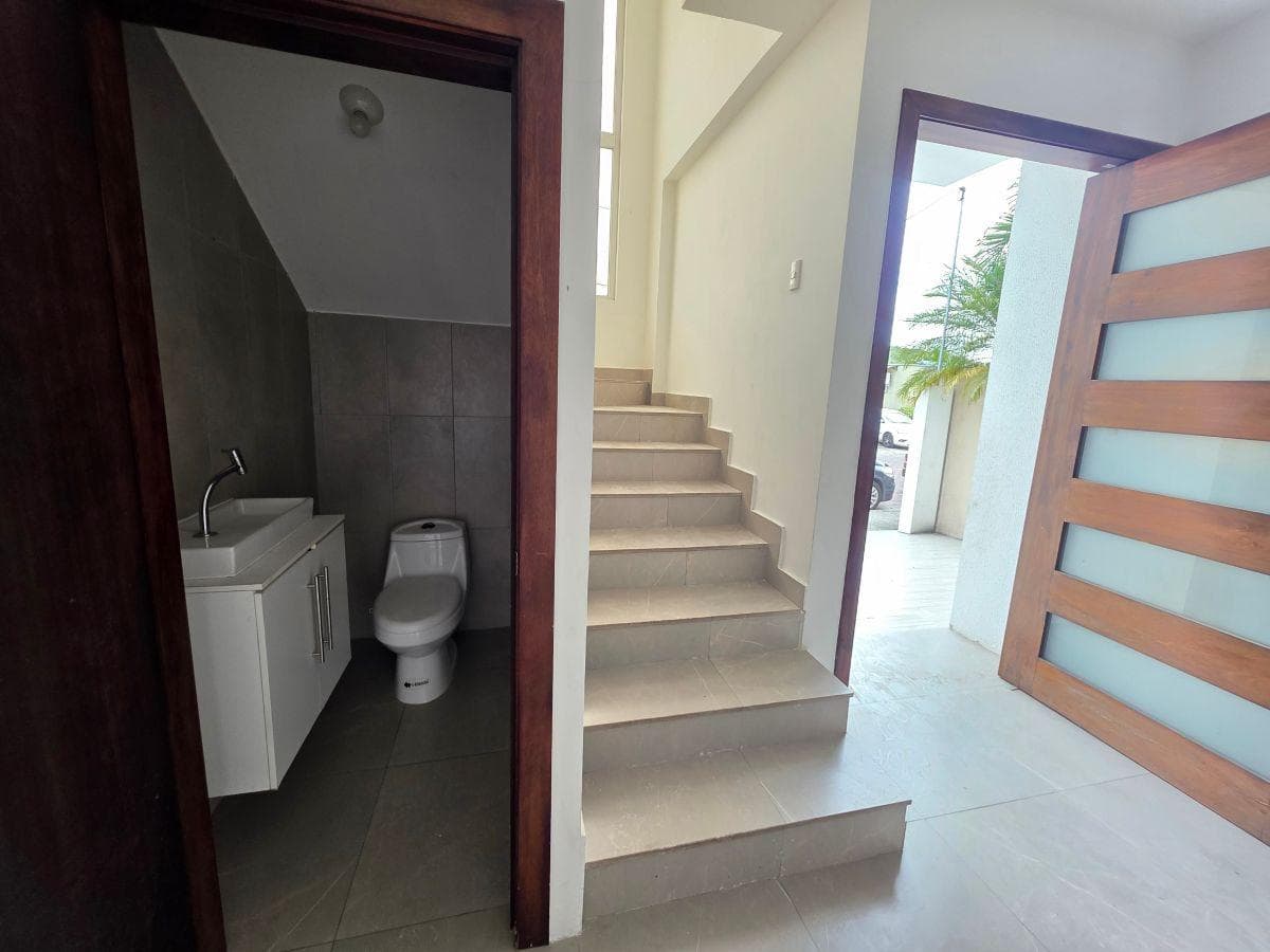 Casa de 3 Dorm. en Venta - La Joya Etapa Turquesa - Sector Aurora Daule, Guayas — imagen 7
