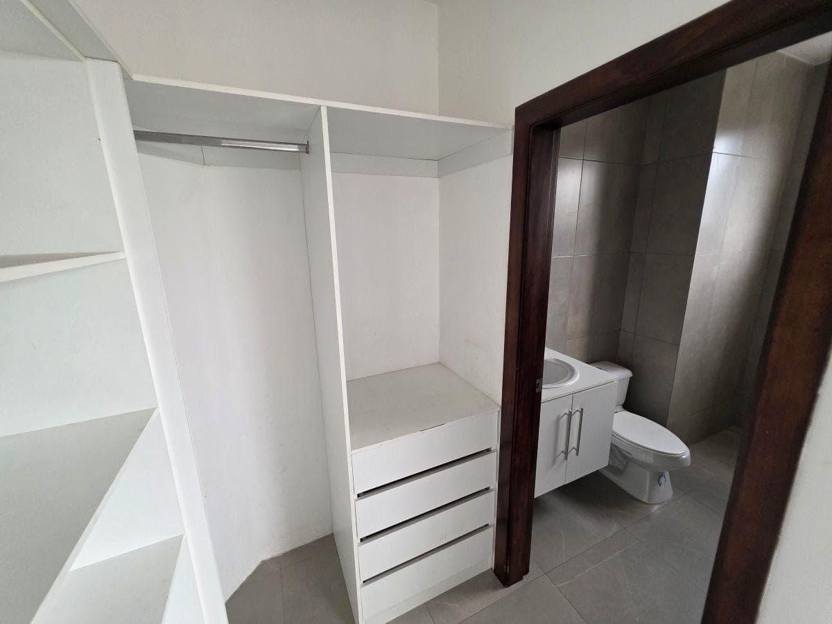 Casa de 3 Dorm. en Venta - La Joya Etapa Turquesa - Sector Aurora Daule, Guayas — imagen 3
