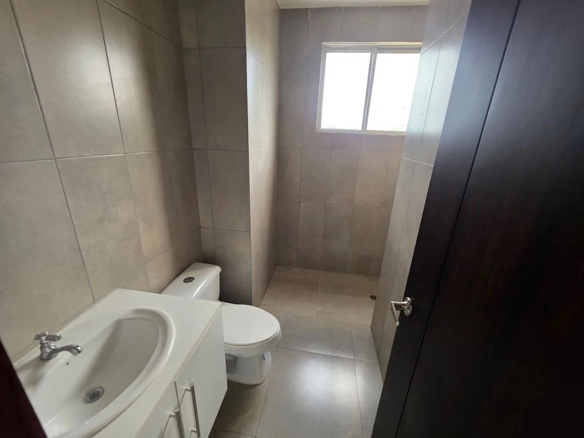 Casa de 3 Dorm. en Venta - La Joya Etapa Turquesa - Sector Aurora Daule, Guayas — imagen 2