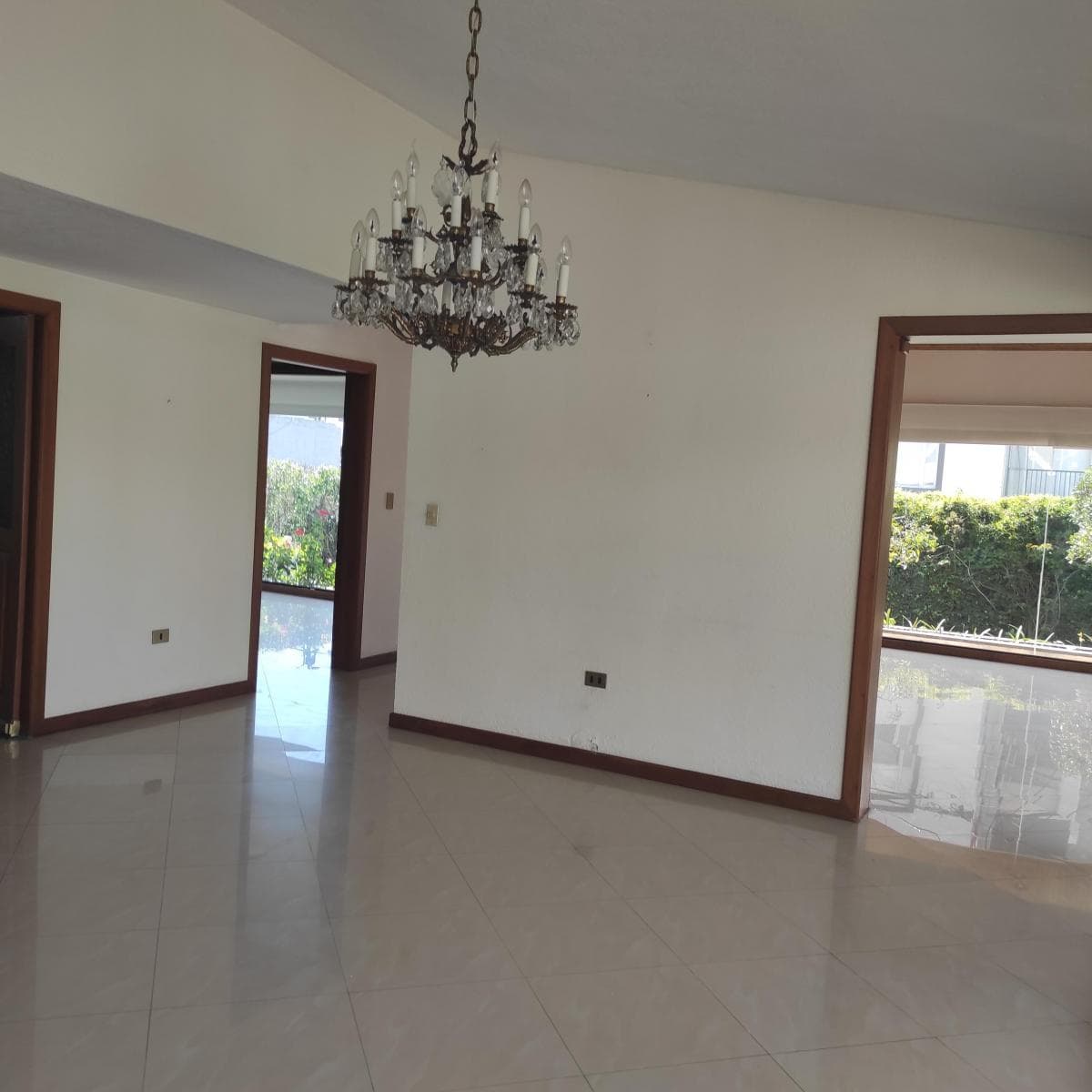 Cumbayá, Av pampite, Usfq, Oportunidad Constructores, Inversores, Casa en Venta en Urbanización — imagen 5