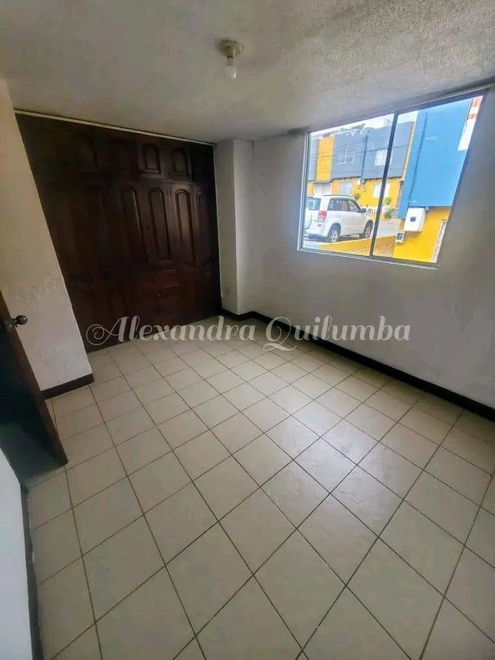 Casa de 3 Habitaciones en Venta Ubicada en Prados de Calderón — imagen 5