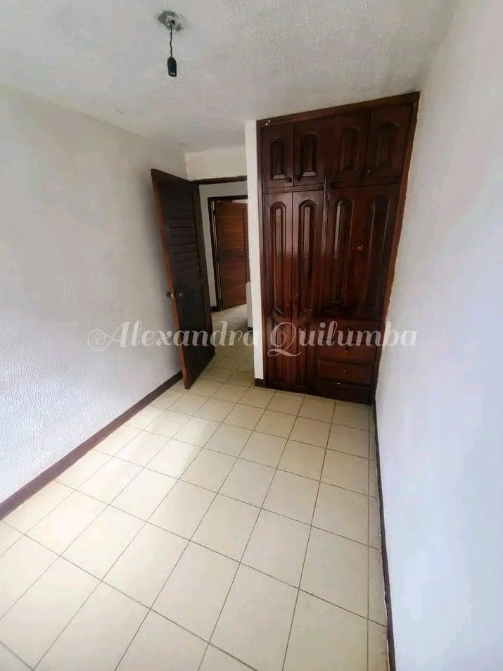 Casa de 3 Habitaciones en Venta Ubicada en Prados de Calderón — imagen 4