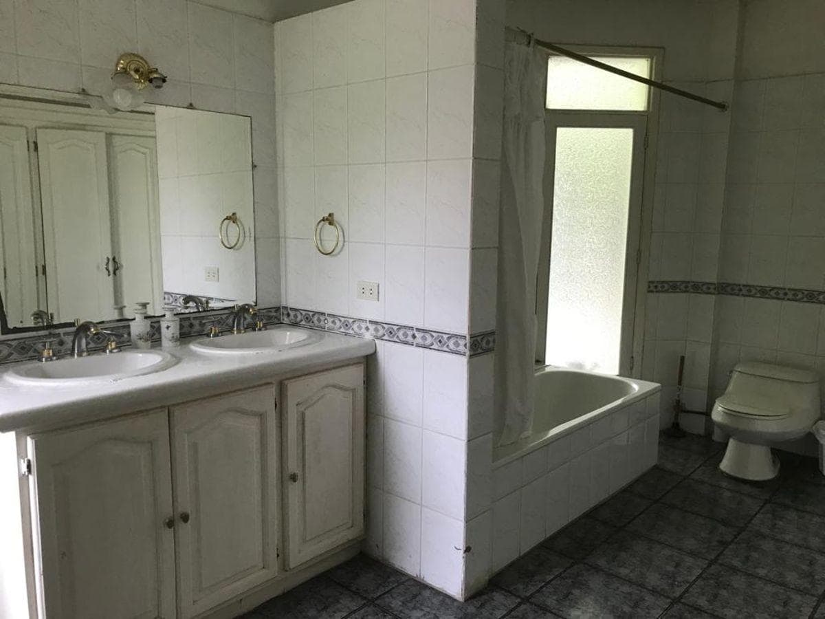 Vendo Casa Para Remodelar 780 m² Terreno 421 m² Const $300.000 — imagen 6