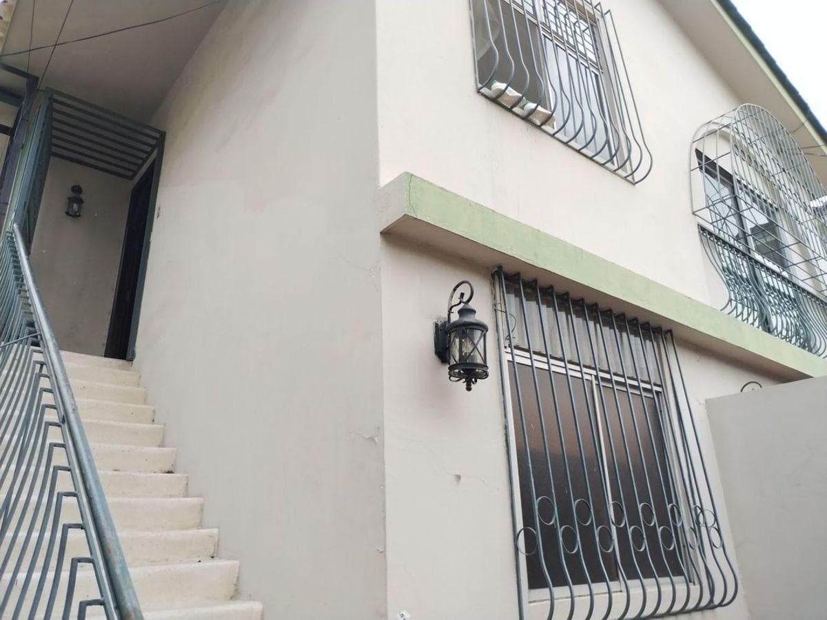 Vendo Casa de Dos Pisos, Dos Dptos. Independientes, Urdesa Central, Norte de Guayaquil - J. Moncada, Guayas — imagen 9