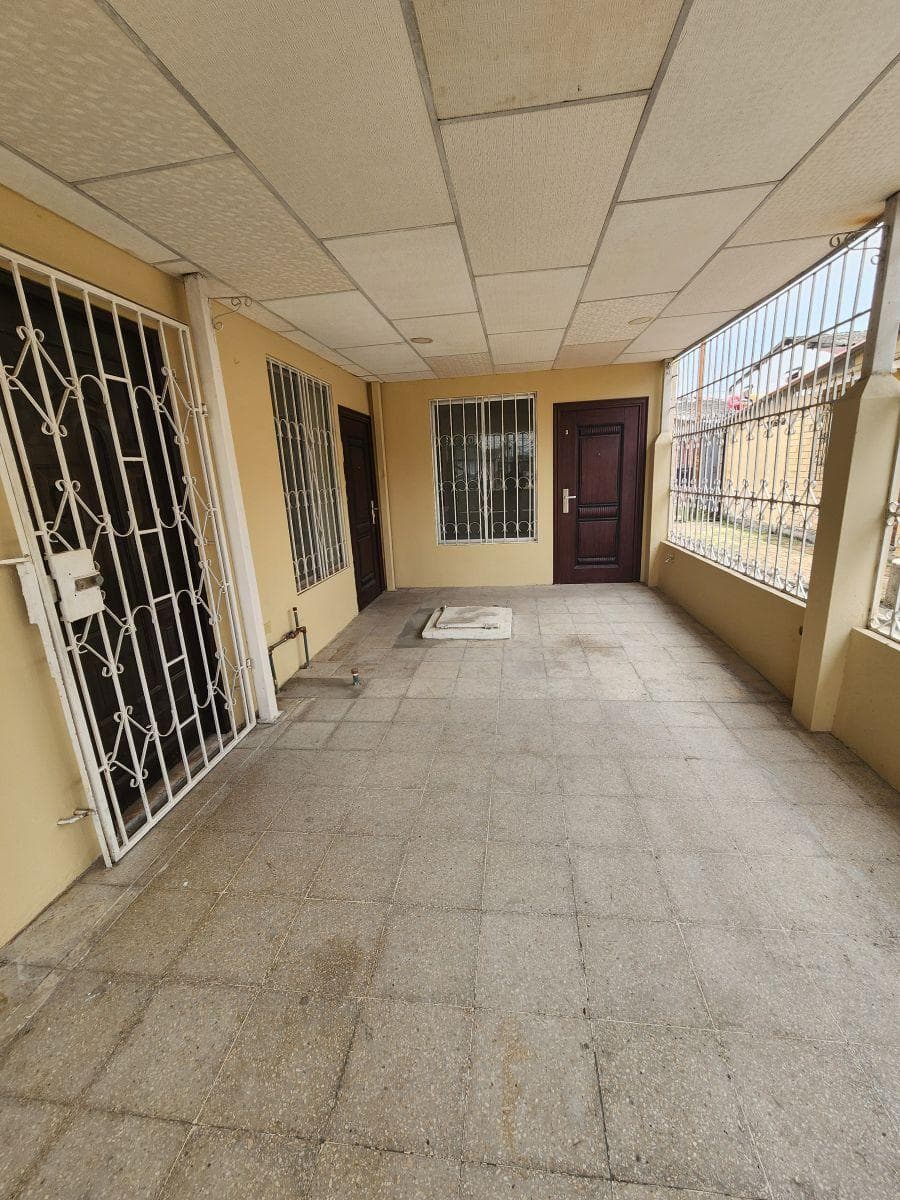 Vendo Alborada Séptima Etapa, Casa Rentera, 3 Suithes, Acepto Biess, Guayas — imagen 9