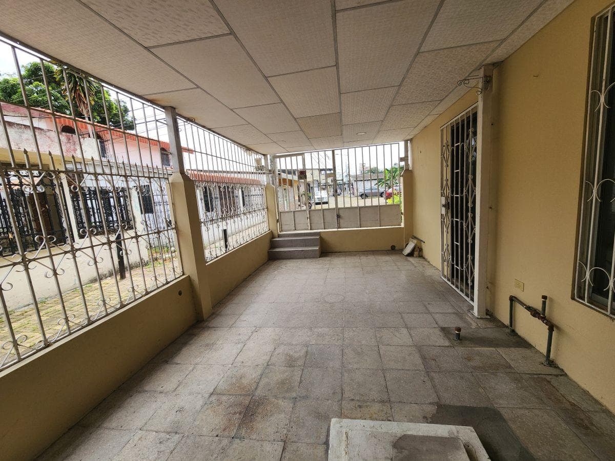 Vendo Alborada Séptima Etapa, Casa Rentera, 3 Suithes, Acepto Biess, Guayas — imagen 8