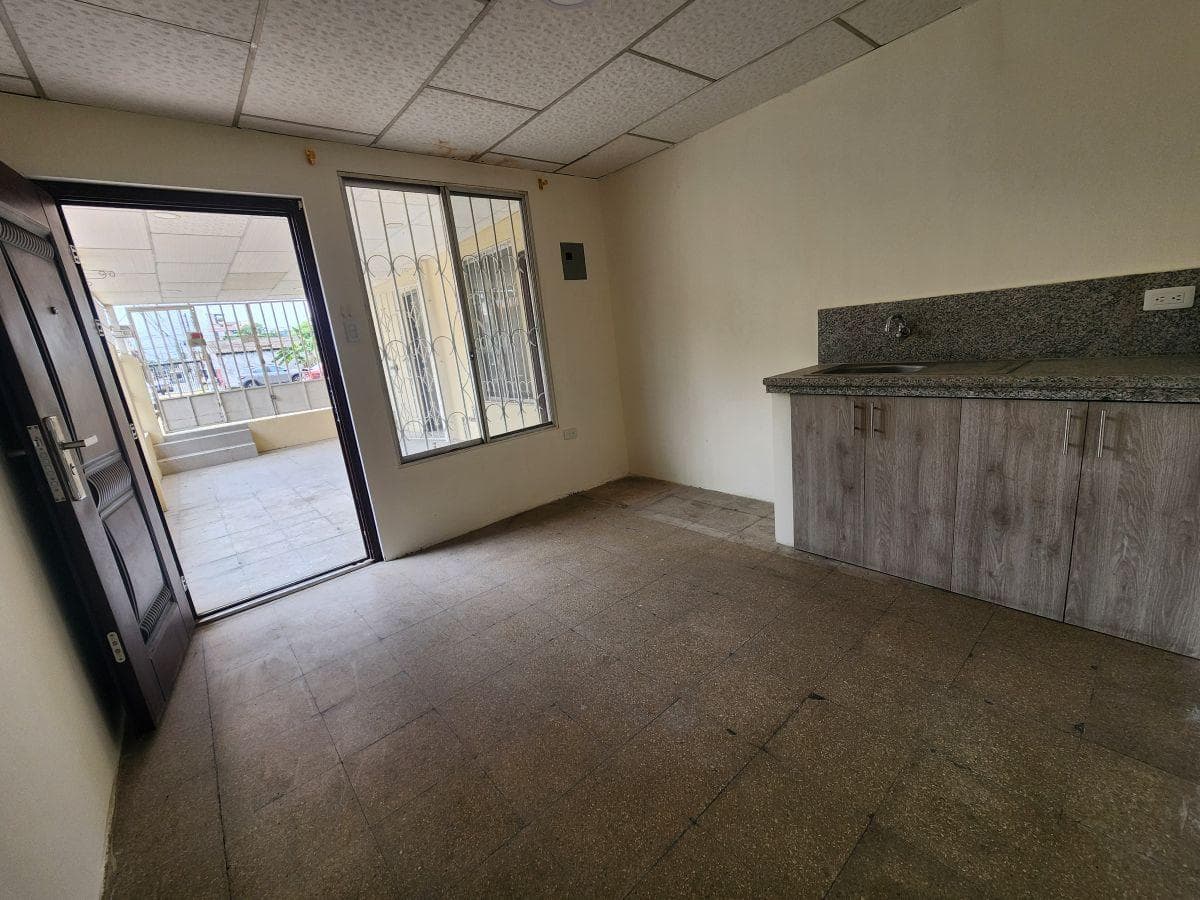Vendo Alborada Séptima Etapa, Casa Rentera, 3 Suithes, Acepto Biess, Guayas — imagen 7