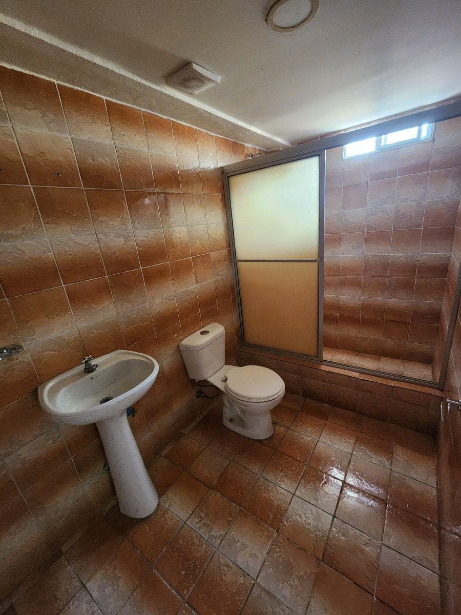 Vendo Alborada Séptima Etapa, Casa Rentera, 3 Suithes, Acepto Biess, Guayas — imagen 3