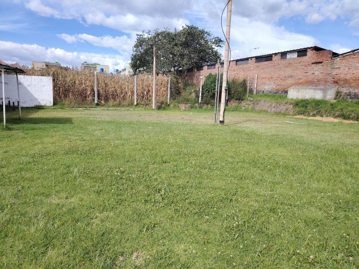 Rento Terreno de 2600 m² con Casa Ideal Negocios Sector Tola Chica - Tumbaco — imagen 1