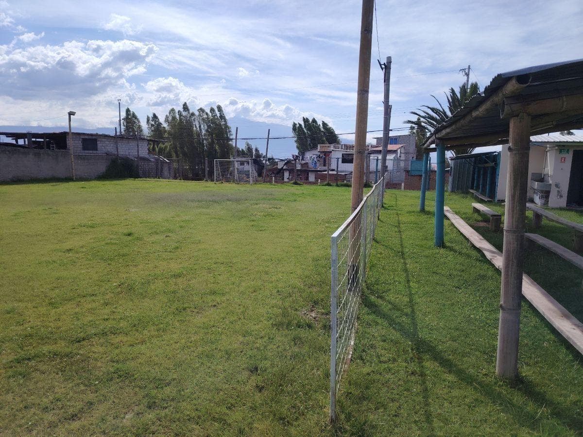Rento Terreno de 2600 m² con Casa Ideal Negocios Sector Tola Chica - Tumbaco — imagen 6