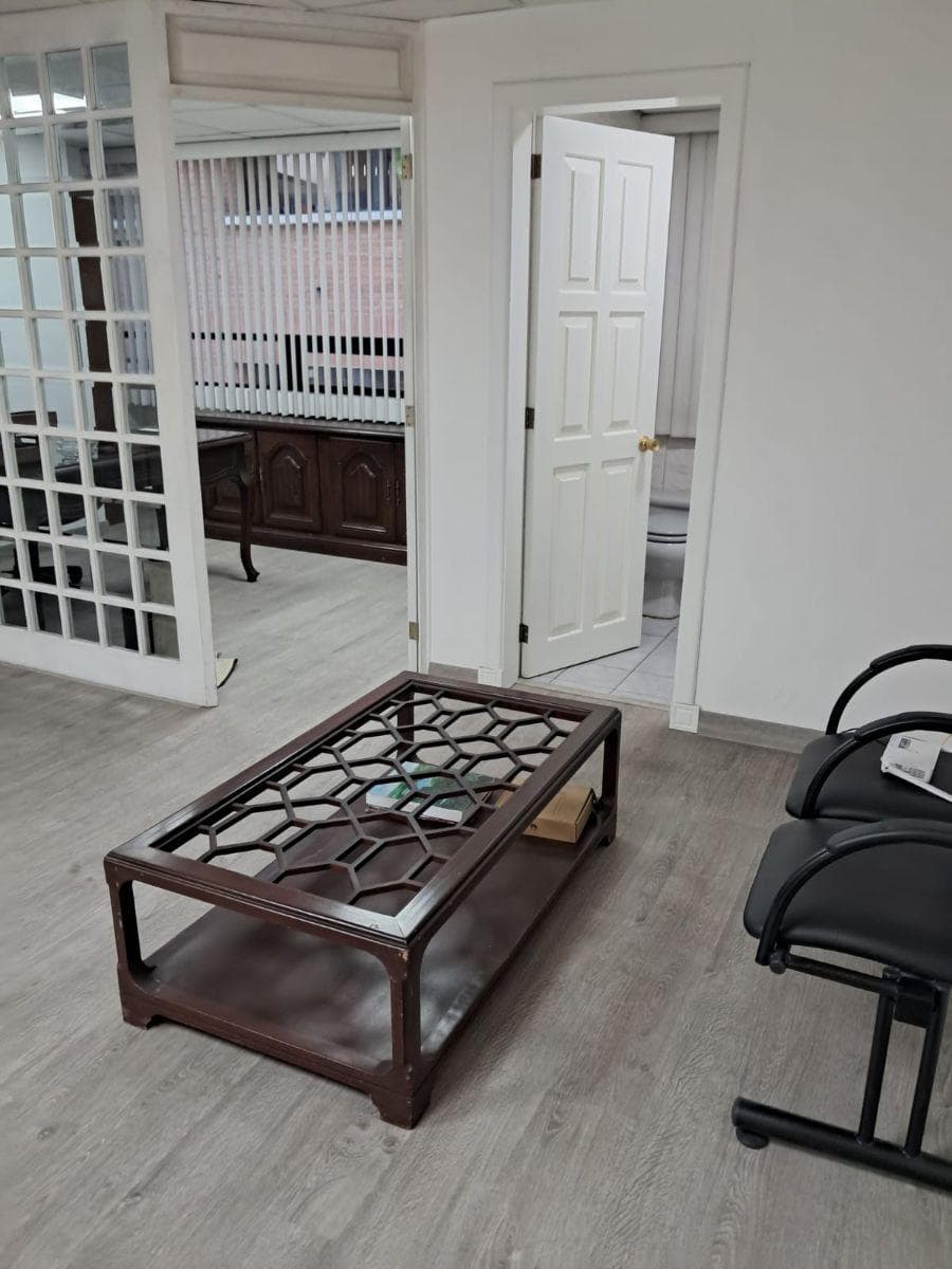 Vendo Oficina República del Salvador 118 m² — imagen 1
