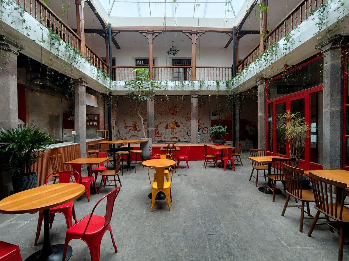 Bar Restaurante, Marca Posicionada en Quito, Plaza San Francisco — imagen 1