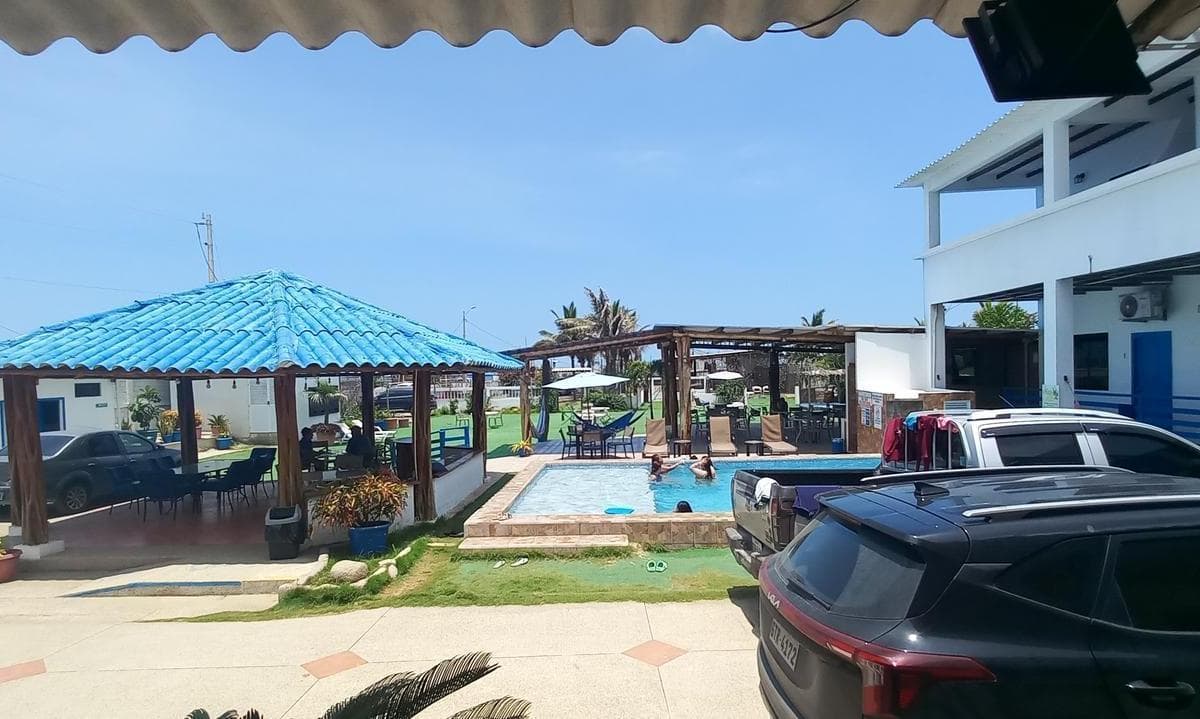 Hosteria con Salida a La Paya en Venta en La Via a Data, Guayas — imagen 1