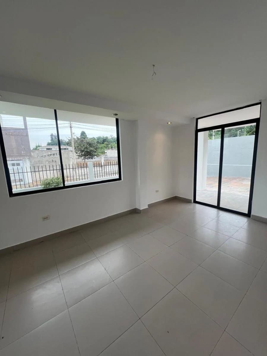 H/ Valle de Los Chillos, Casa de 4 Dorm. y Jardin en Venta. 180.000 Usd — imagen 6