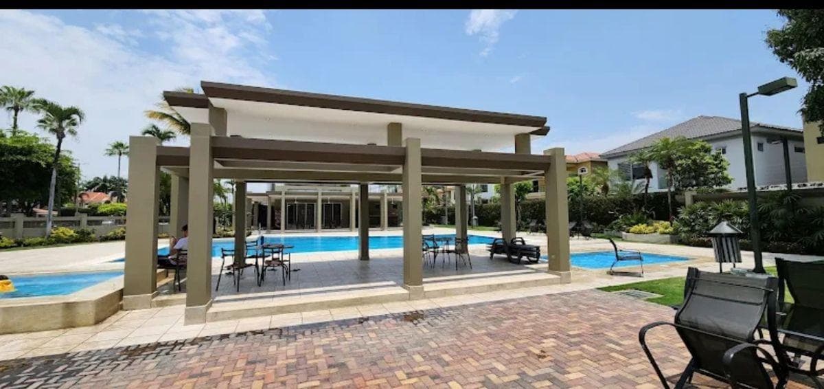Terreno Bifamiliar en Venta de 660 m² en Samborondon, Guayas — imagen 2